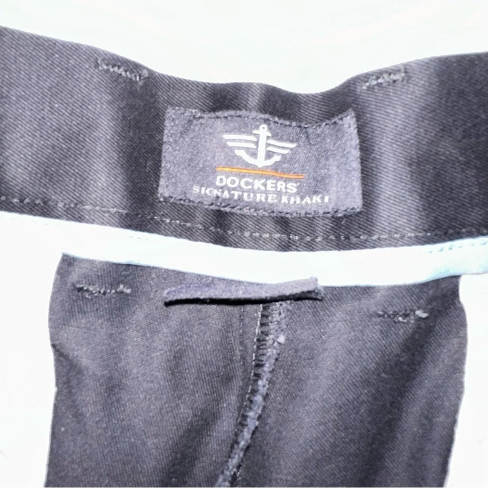 Dockers‎ Signature Kaki Classic Fit Dress Pants Size 36x32 Men's Pleated Front - Picture 5 of 6